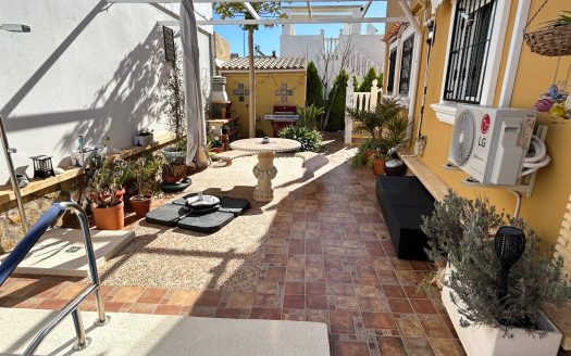 Villa – Avileses- Ref:82325