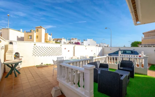 Villa- Playa Flamenca – Ref:82428