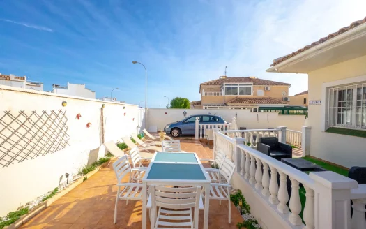 Villa- Playa Flamenca – Ref:82428