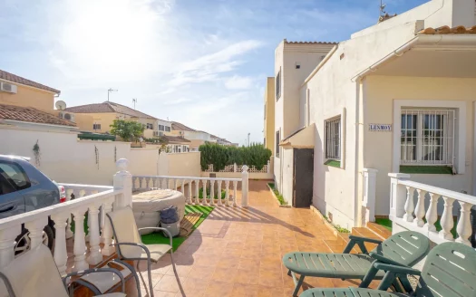 Villa- Playa Flamenca – Ref:82428