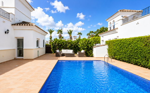 Villa – Roldan – Ref:84180
