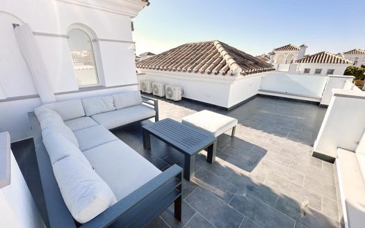 Villa – Roldan – Ref:84152