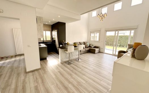 Villa – Roldan – Ref:84152