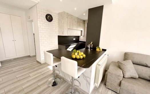 Villa – Roldan – Ref:84152