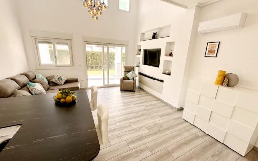 Villa – Roldan – Ref:84152
