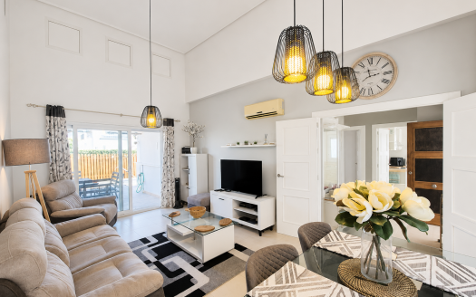 Villa – Roldan – Ref:84131