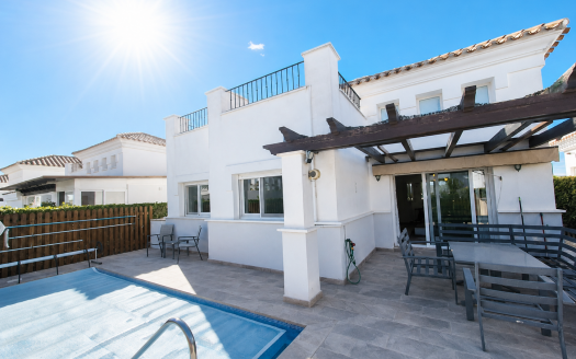 Villa – Roldan – Ref:84131