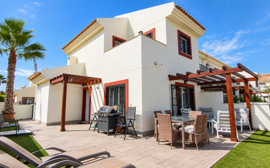 Villa – Ciudad Quesada – Ref:86604