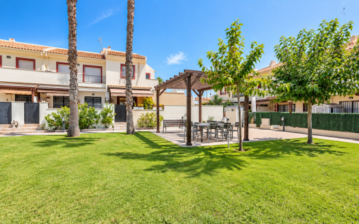 Villa – Ciudad Quesada – Ref:86604