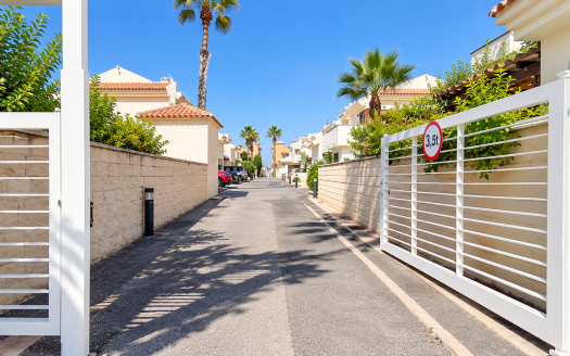 Villa – Ciudad Quesada – Ref:86604