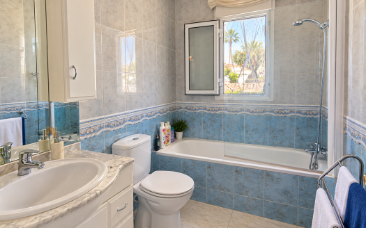 Villa – Ciuda Quesada – Ref:86751
