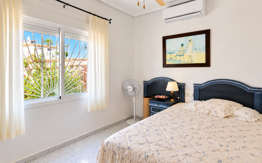 Villa – Ciuda Quesada – Ref:86751