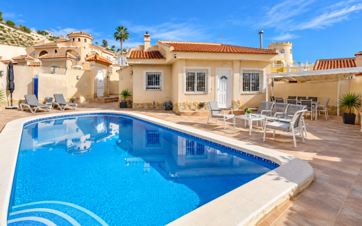Villa – Ciuda Quesada – Ref:86768