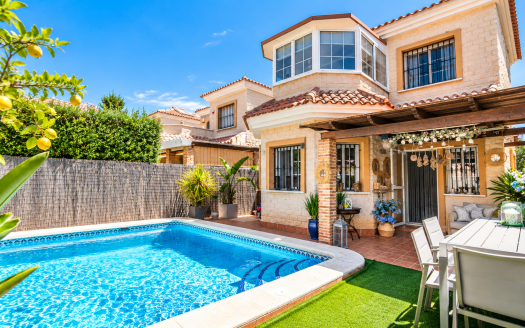 Villa – Guardamar del Segura – Ref:86770