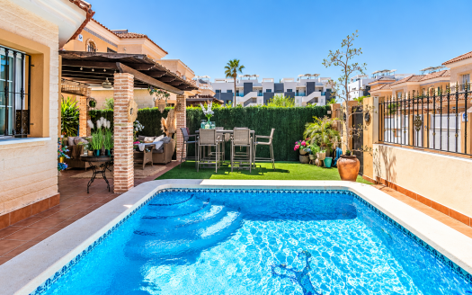 Villa – Guardamar del Segura – Ref:86770