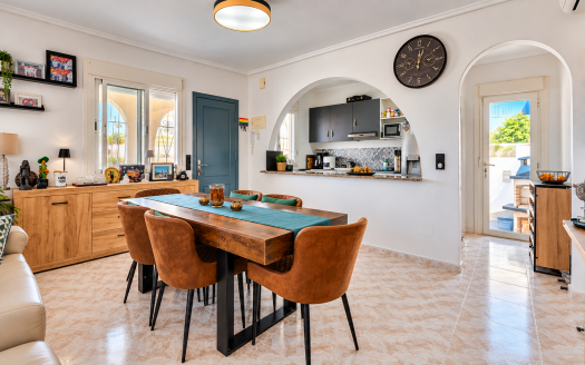 Villa – Ciuda Quesada – Ref:86855