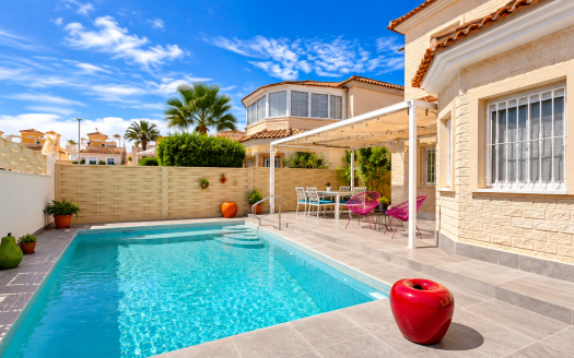 Villa – Guardamar del Segura – Ref:86992