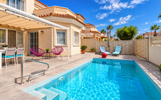 Villa – Guardamar del Segura – Ref:86992