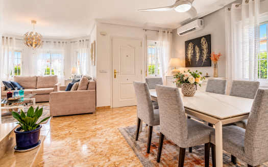 Villa – Guardamar del Segura – Ref:86992