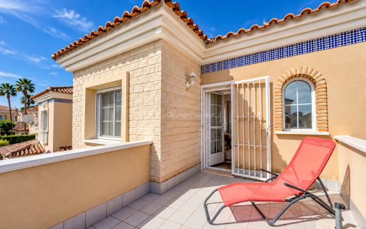Villa – Guardamar del Segura – Ref:86992