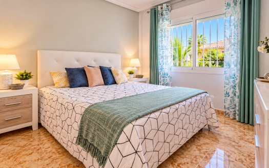 Villa – Guardamar del Segura – Ref:86992