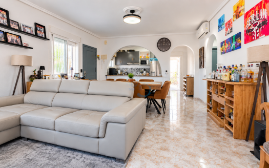 Villa – Ciuda Quesada – Ref:86855